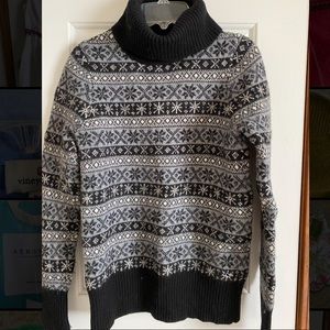 EUC Vineyard Vines wool sweater